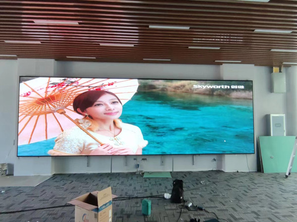 恭城P1.53led小间距屏安装案例